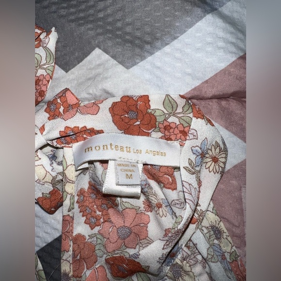 Sleeveless Dressy top with tie back - Picture 4 of 6